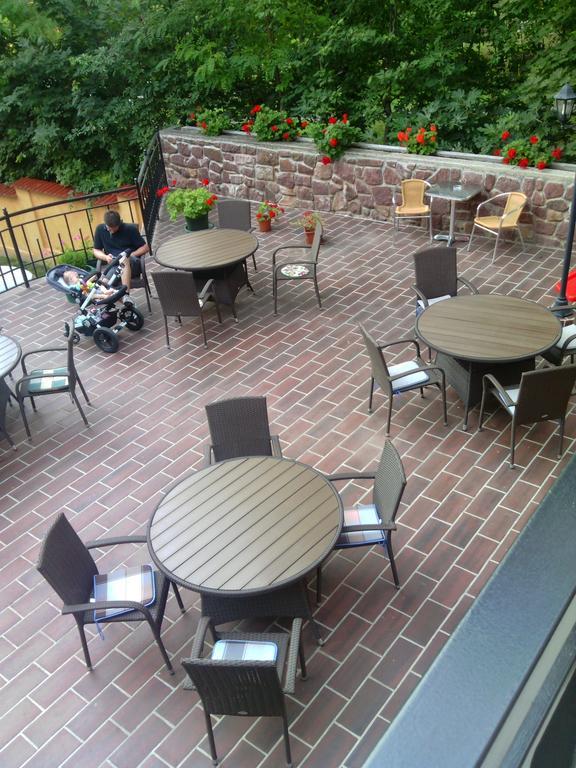 Stan Es Panzio Bed & Breakfast Balatonalmádi Екстериор снимка