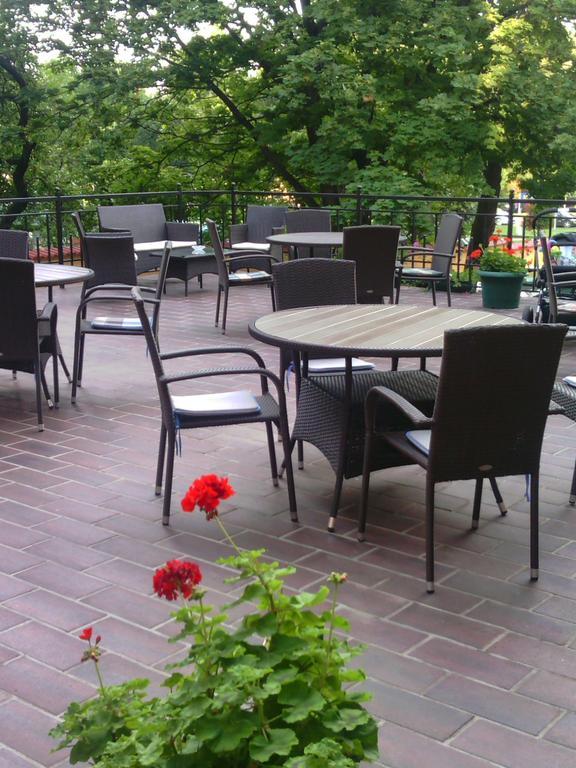 Stan Es Panzio Bed & Breakfast Balatonalmádi Екстериор снимка