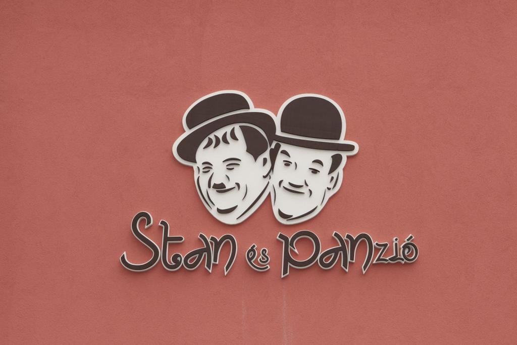 Stan Es Panzio Bed & Breakfast Balatonalmádi Екстериор снимка