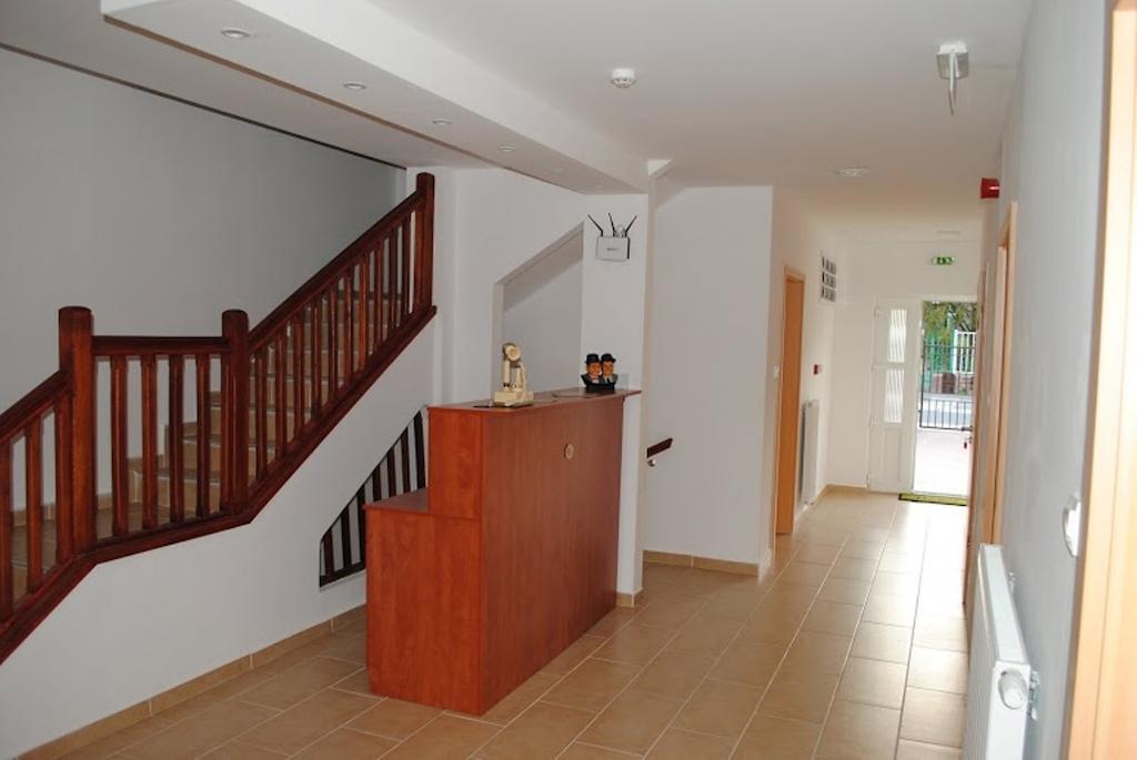 Stan Es Panzio Bed & Breakfast Balatonalmádi Екстериор снимка