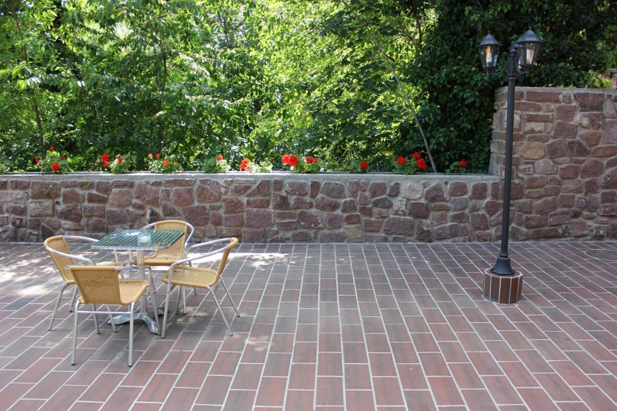 Stan Es Panzio Bed & Breakfast Balatonalmádi Екстериор снимка
