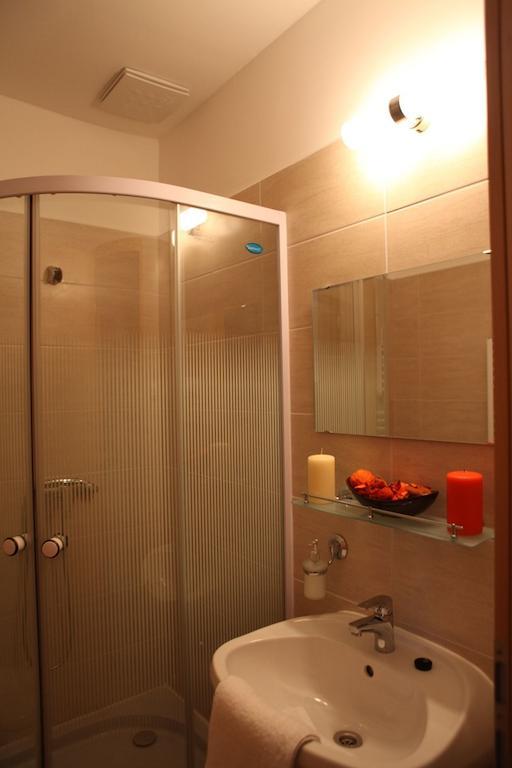 Stan Es Panzio Bed & Breakfast Balatonalmádi Стая снимка