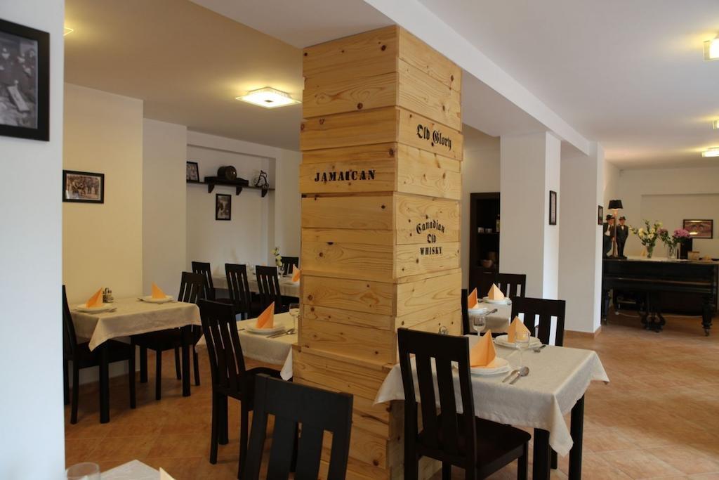 Stan Es Panzio Bed & Breakfast Balatonalmádi Екстериор снимка